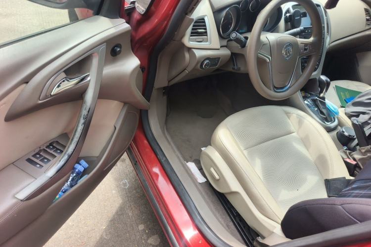 Used Buick GT 2013 GT 1.6L Automatic Fashion Edition Driver Seat