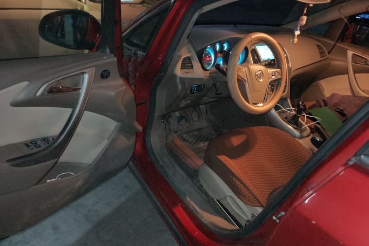 Used Buick GT 2013 GT 1.6L Manual Entry-Level Model Driver Seat