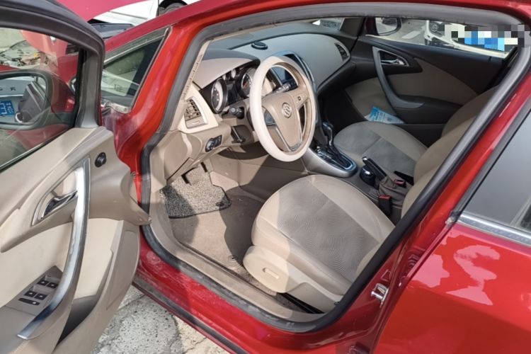 Used Buick GT 2013 GT 1.6L Automatic Fashion Edition Driver Seat