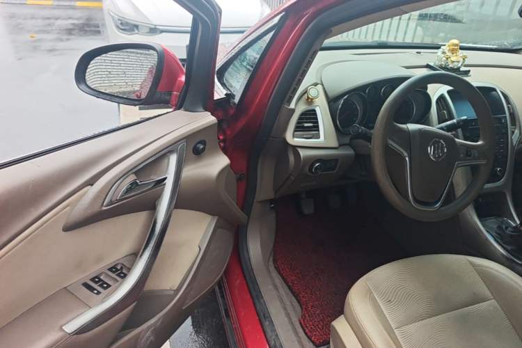 Used Buick GT 2013 GT 1.6L Manual Entry-Level Model Driver Seat