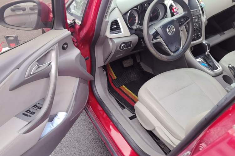Used Buick GT 2013 XT 1.6L Automatic Fashion Edition Driver Seat