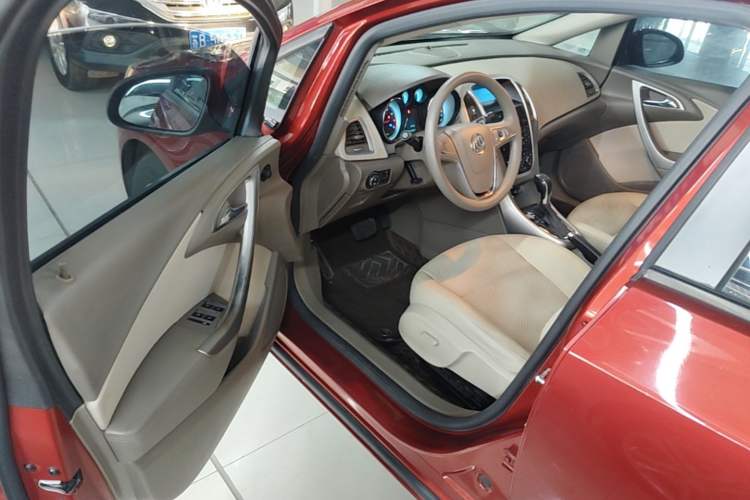 Used Buick GT 2013 GT 1.6L Automatic Fashion Edition Driver Seat
