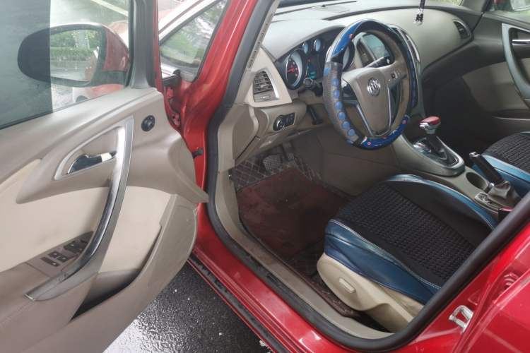 Used Buick GT 2013 GT 1.6L Automatic Fashion Edition Driver Seat