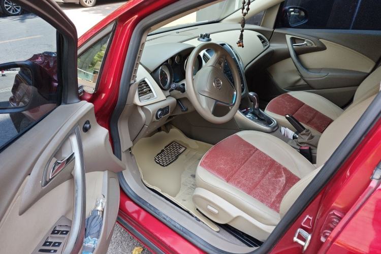 Used Buick GT 2013 GT 1.6L Automatic Fashion Edition Driver Seat