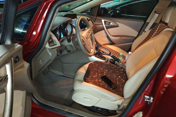 Used Buick GT 2013 GT 1.6L Automatic Fashion Edition Driver Seat