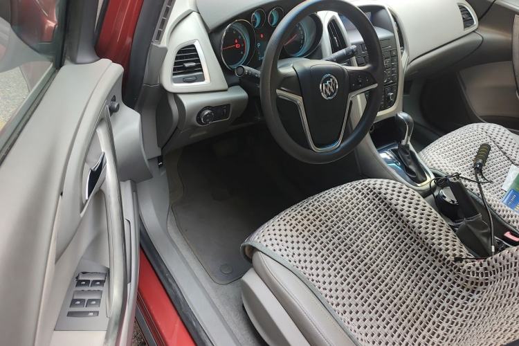 Used Buick GT 2013 XT 1.6L Automatic Fashion Edition Driver Seat