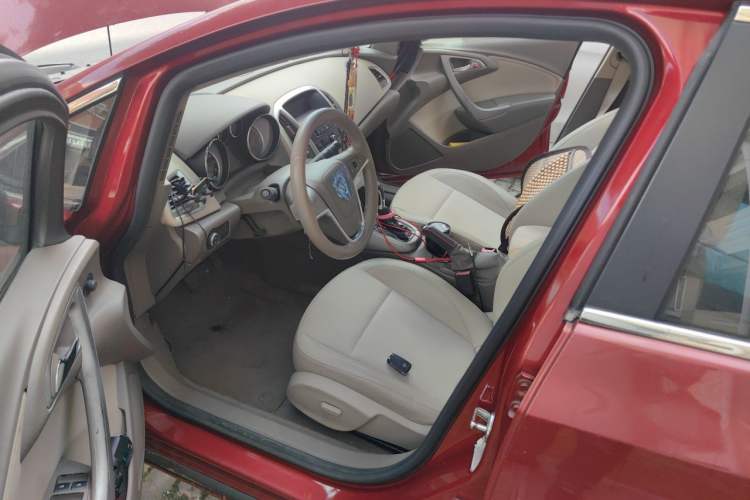Used Buick GT 2013 GT 1.6L Automatic Fashion Edition Driver Seat