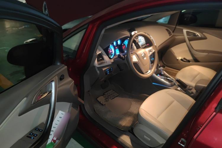Used Buick GT 2013 GT 1.6L Automatic Fashion Edition Driver Seat