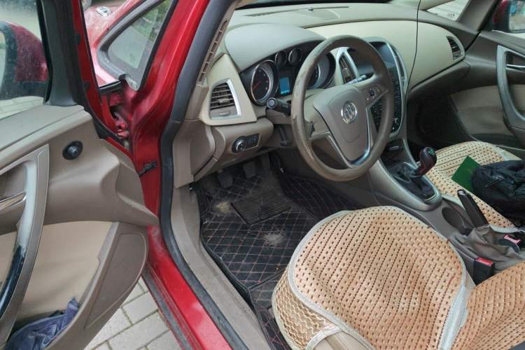 Used Buick GT 2013 GT 1.6L Manual Entry-Level Model Driver Seat