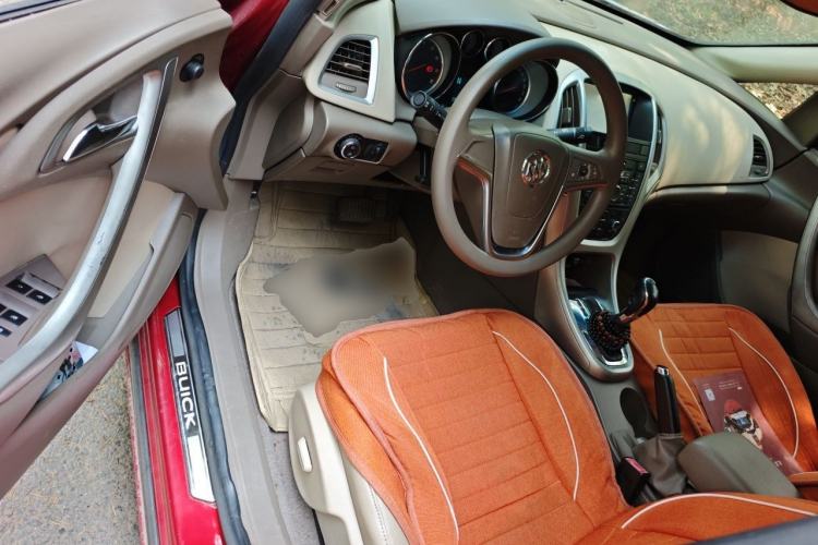 Used Buick GT 2013 GT 1.6L Automatic Fashion Edition Driver Seat