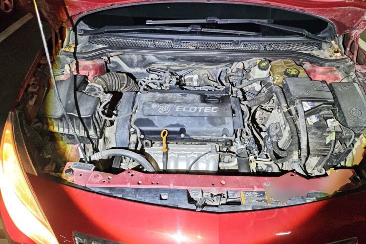 Used Buick GT 2013 XT 1.6L Automatic Fashion Edition Engine Bay