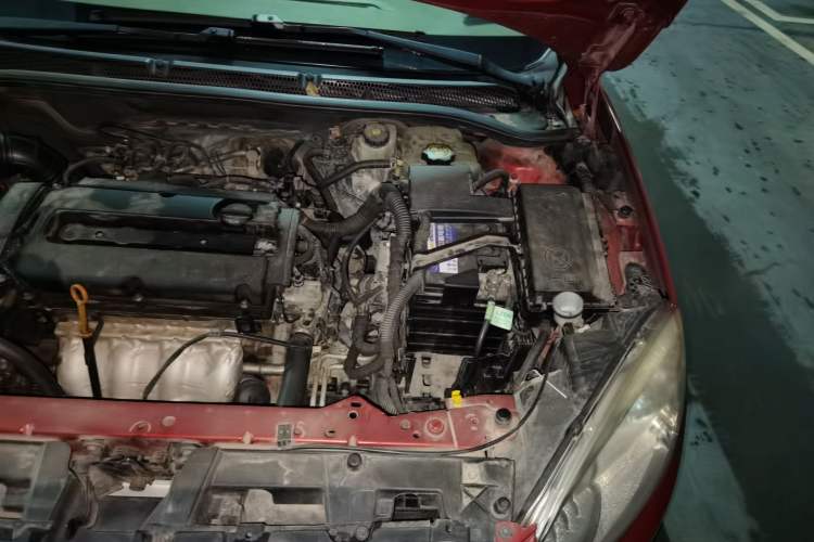 Used Buick GT 2013 GT 1.6L Automatic Fashion Edition Engine Bay Left