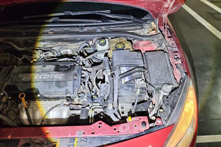Used Buick GT 2013 XT 1.6L Automatic Fashion Edition Engine Bay Left