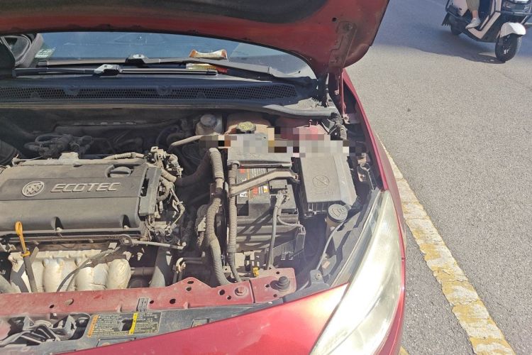 Used Buick GT 2013 XT 1.6L Automatic Fashion Edition Engine Bay Left