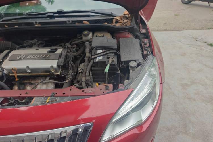 Used Buick GT 2013 XT 1.6L Automatic Fashion Edition Engine Bay Left