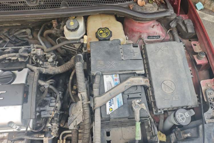 Used Buick GT 2013 GT 1.6L Automatic Fashion Edition Engine Bay Left