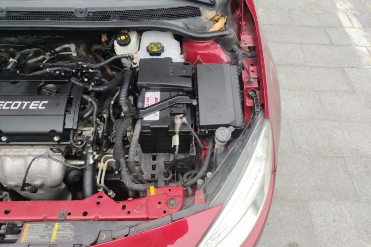 Used Buick GT 2013 XT 1.6L Automatic Fashion Edition Engine Bay Left