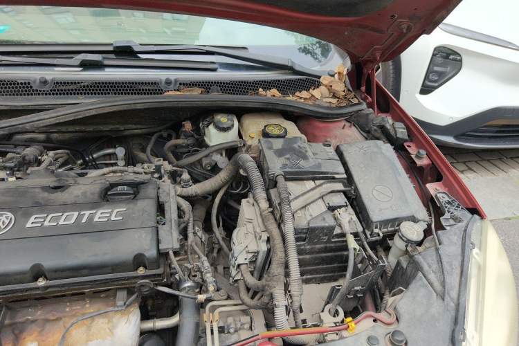 Used Buick GT 2013 GT 1.6L Automatic Comfort Edition Engine Bay Left