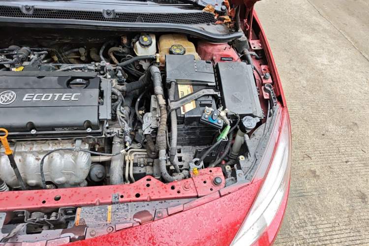 Used Buick GT 2013 XT 1.6L Automatic Comfort Edition Engine Bay Left