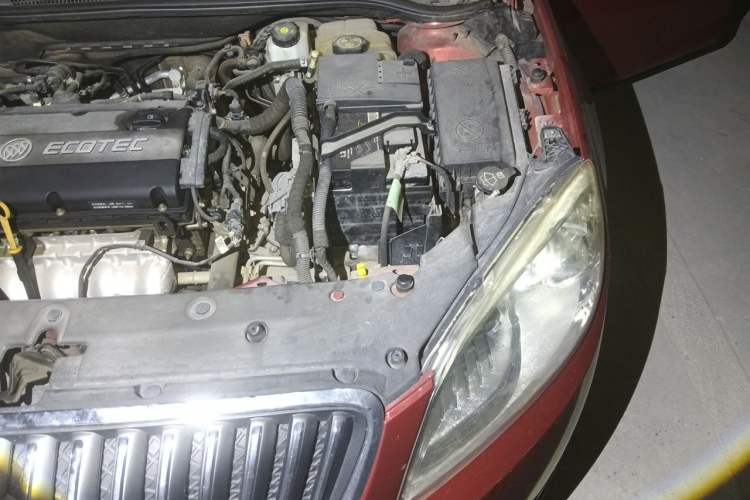 Used Buick GT 2013 GT 1.6L Automatic Fashion Edition Engine Bay Left