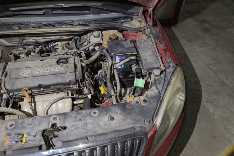 Used Buick GT 2013 GT 1.6L Manual Entry-Level Model Engine Bay Left