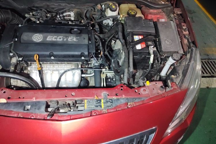 Used Buick GT 2013 XT 1.6L Automatic Fashion Edition Engine Bay Left
