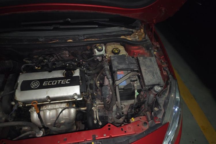 Used Buick GT 2013 XT 1.6L Automatic Comfort Edition Engine Bay Left