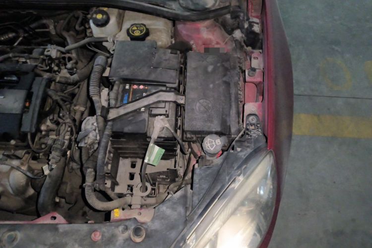 Used Buick GT 2013 GT 1.6L Manual Entry-Level Model Engine Bay Left