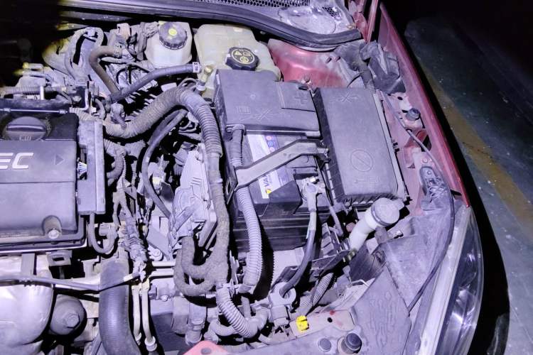 Used Buick GT 2013 GT 1.8L Automatic Fashion Edition Engine Bay Left