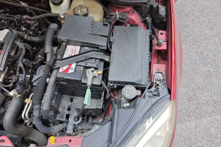 Used Buick GT 2013 GT 1.6L Automatic Fashion Edition Engine Bay Left