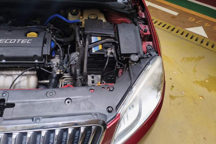 Used Buick GT 2013 GT 1.6L Automatic Fashion Edition Engine Bay Left