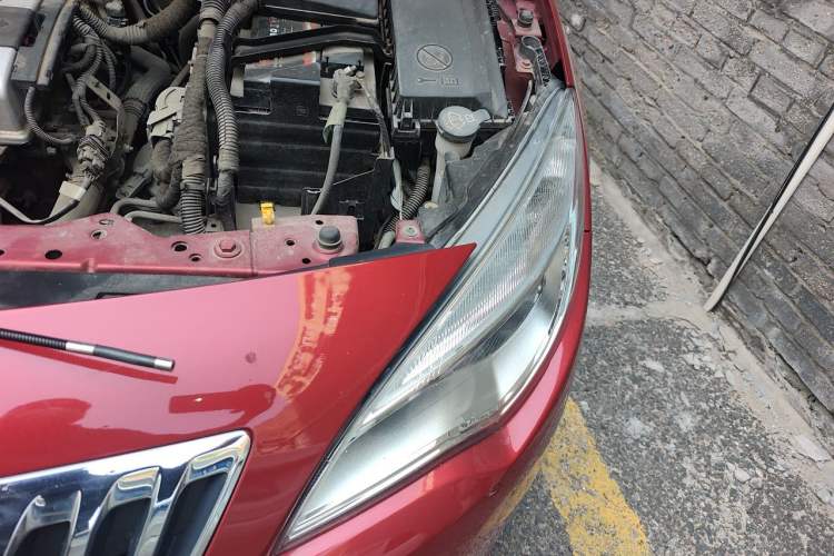 Used Buick GT 2013 XT 1.6L Automatic Fashion Edition Engine Bay Left