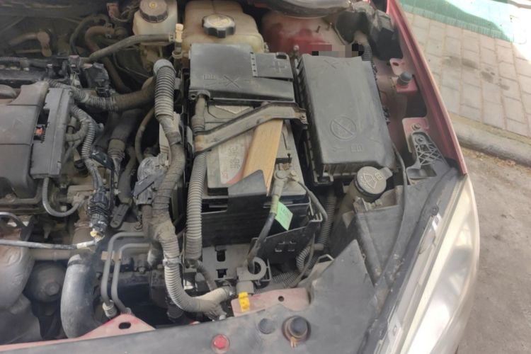 Used Buick GT 2013 GT 1.6L Automatic Fashion Edition Engine Bay Left
