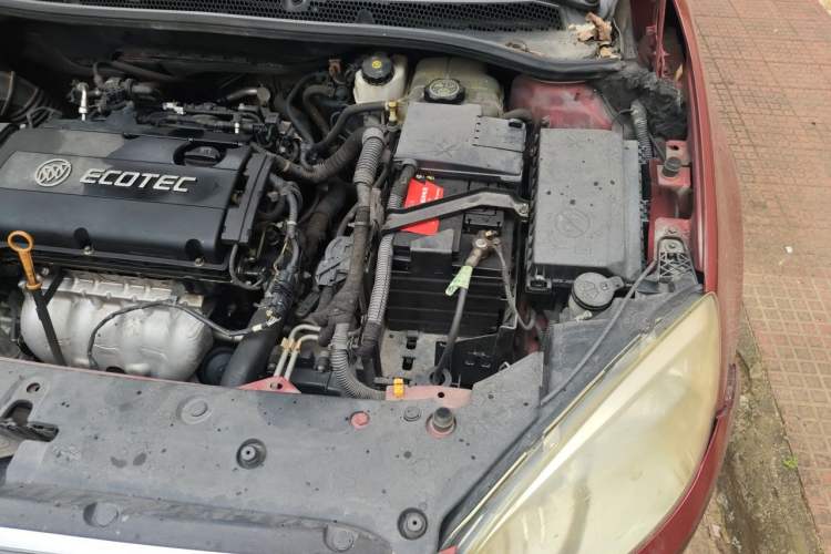Used Buick GT 2013 GT 1.8L Automatic Fashion Edition Engine Bay Left