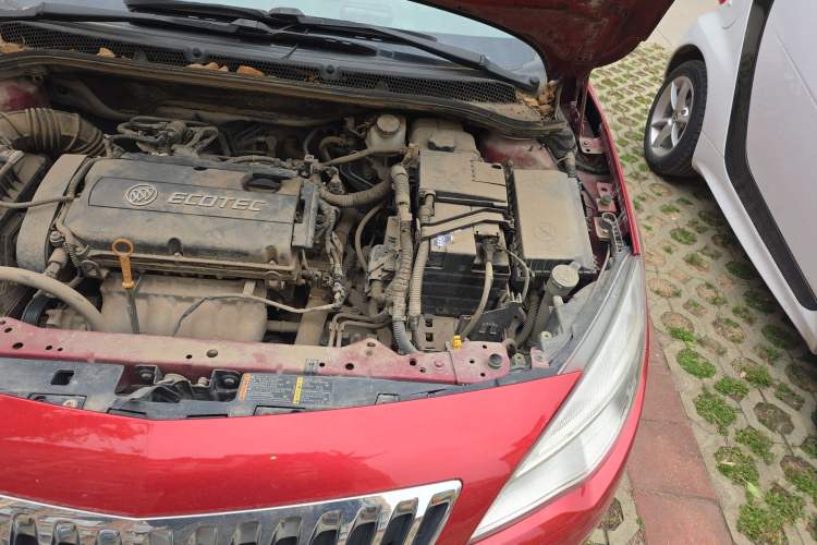 Used Buick GT 2013 XT 1.6L Automatic Fashion Edition Engine Bay Left