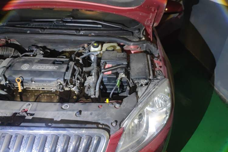 Used Buick GT 2013 GT 1.6L Automatic Fashion Edition Engine Bay Left