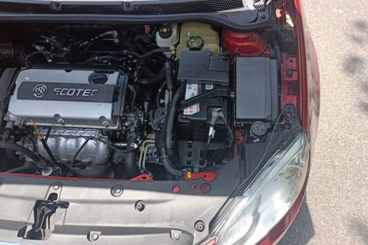 Used Buick GT 2013 GT 1.6L Automatic Fashion Edition Engine Bay Left