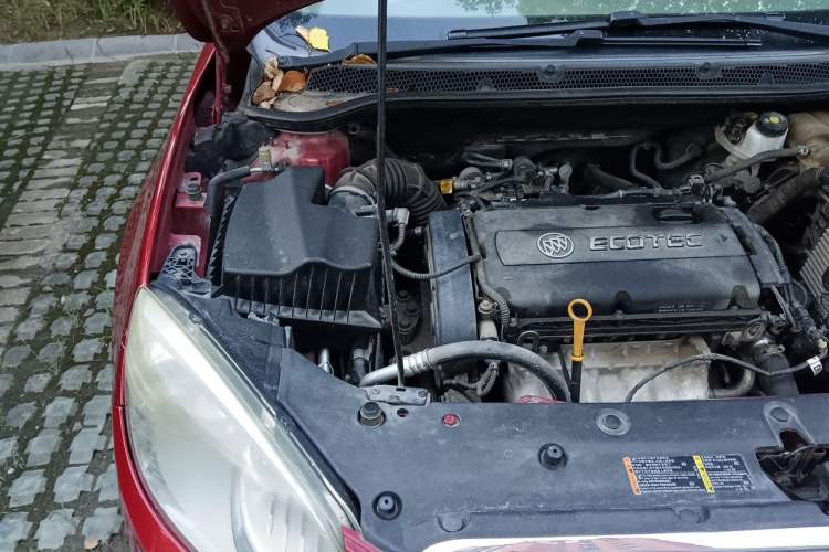 Used Buick GT 2013 GT 1.6L Manual Entry-Level Model Engine Bay Right