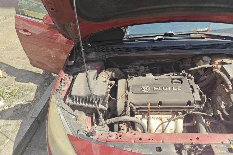 Used Buick GT 2013 XT 1.6L Automatic Fashion Edition Engine Bay Right