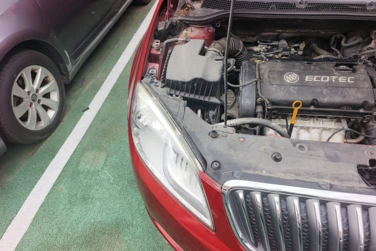 Used Buick GT 2013 GT 1.6L Manual Entry-Level Model Engine Bay Right