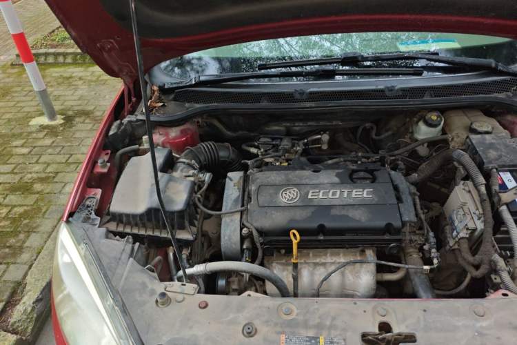 Used Buick GT 2013 GT 1.6L Manual Entry-Level Model Engine Bay Right