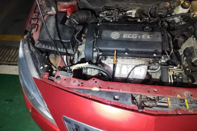 Used Buick GT 2013 XT 1.6L Automatic Fashion Edition Engine Bay Right