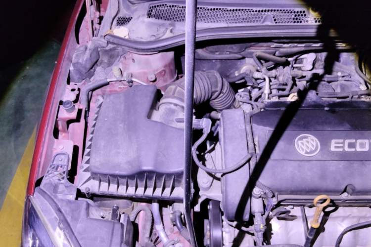 Used Buick GT 2013 GT 1.8L Automatic Fashion Edition Engine Bay Right