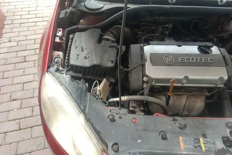 Used Buick GT 2013 GT 1.6L Manual Entry-Level Model Engine Bay Right