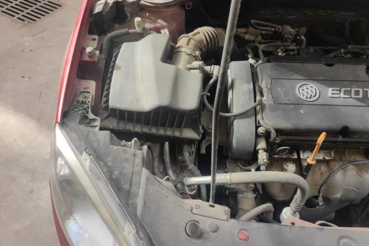 Used Buick GT 2013 GT 1.6L Automatic Fashion Edition Engine Bay Right