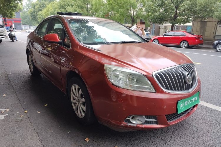 Used Buick GT 2013 GT 1.6L Automatic Fashion Edition Front Right 45 Deg