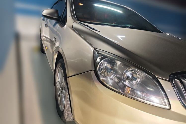 Used Buick GT 2013 GT 1.6L Automatic Fashion Edition Front Right 45 Deg