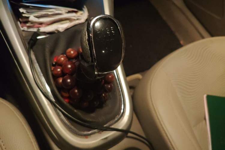 Used Buick GT 2013 GT 1.6L Manual Entry-Level Model Gear Lever