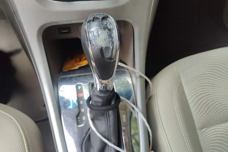 Used Buick GT 2013 GT 1.6L Automatic Fashion Edition Gear Lever