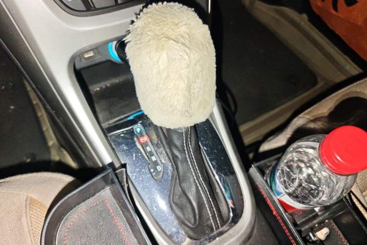 Used Buick GT 2013 XT 1.6L Automatic Fashion Edition Gear Lever
